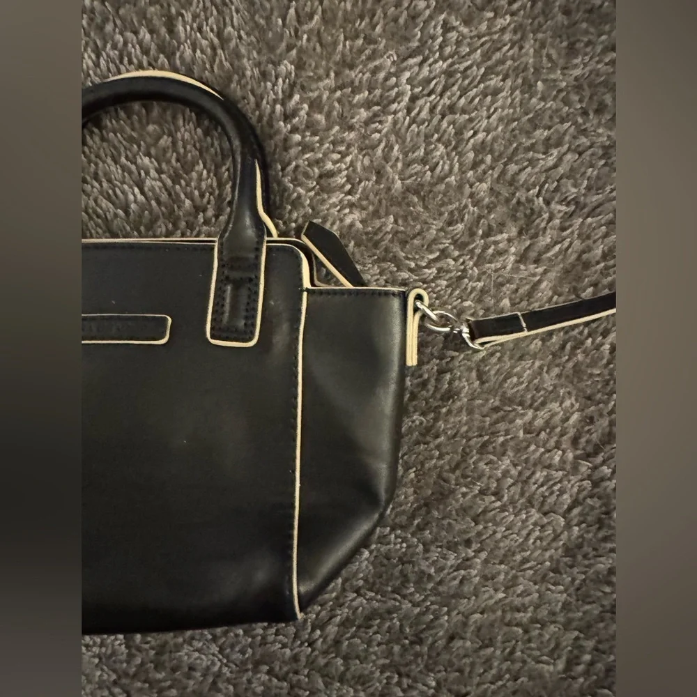 VERA BRADLEY Small Faux Leather Crossbody